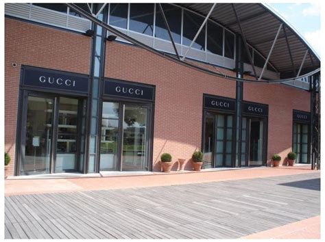 is the gucci outlet in florence worth it|prada outlet near florence.